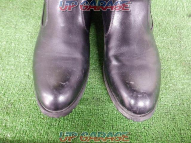 Unknown Manufacturer
Leather
long
Boots-06