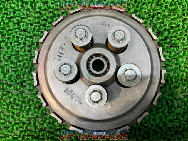 Removed from CBR250R (MC41) year unknown
Genuine
clutch housing set-02