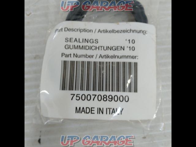 [690
KTM such as DUKE/ENDURO
genuine fuel pump seal
75007089000-03