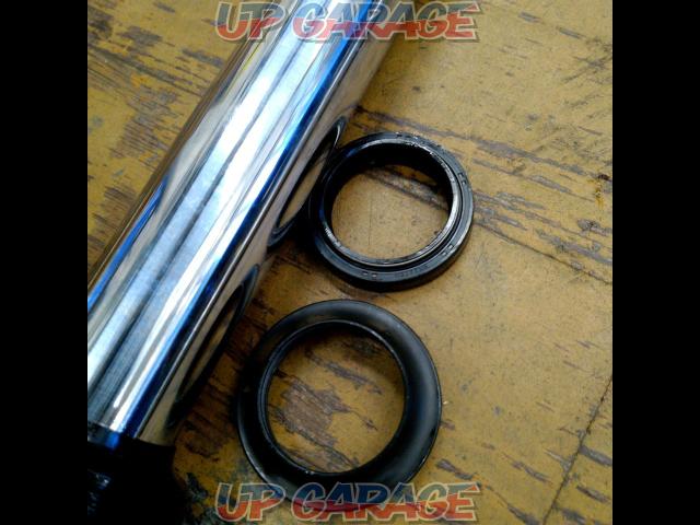 Kawasaki
Only one genuine front fork-04