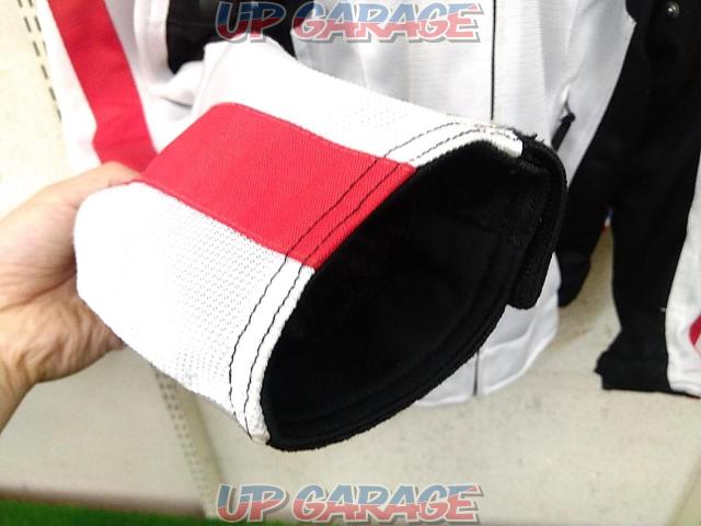 *Price reduced*Size LWelfcompetition
Mesh jacket
White / Red-04