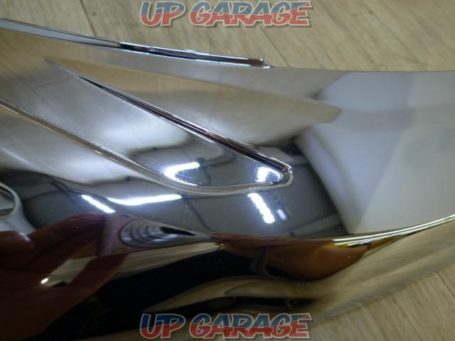 unbranded
Eye line
Right and left
■
Land Cruiser 200
Previous period-03
