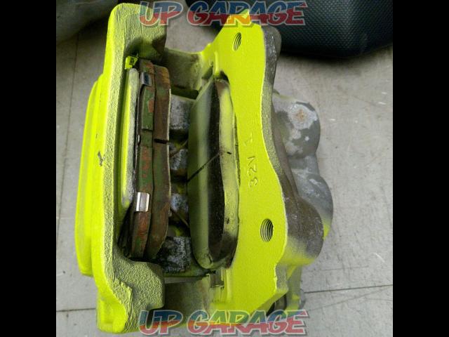 TOYOTA
16 system / Aristo
Genuine front brake caliper-05