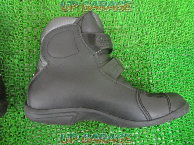 GAERNE Tough Gear
Flat
black
Riding shoes
Size 27cm-10