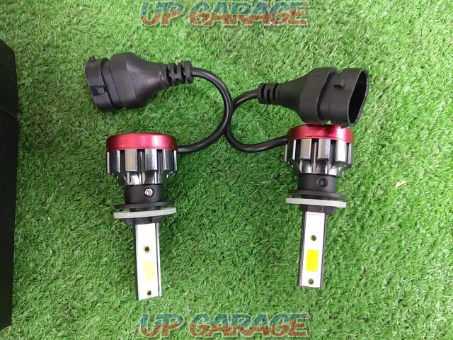 Manufacturer unknown LED bulb
Right and left
#Beauty products-03