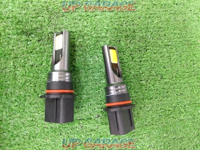 Manufacturer unknown LED bulb
Right and left
#Beauty products-02