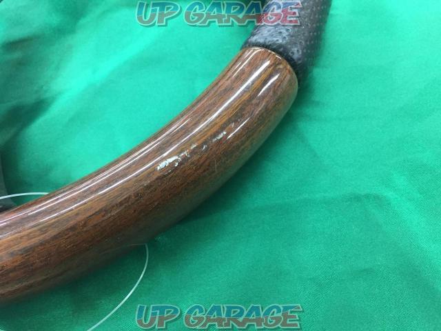 MOMO
FIGHTER
Wood x Leather Steering-10