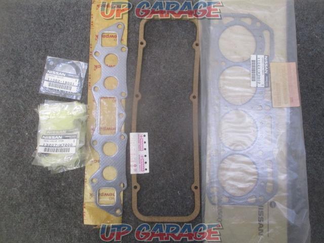 Nissan genuine
Cylinder head cover set
* All the things in the image will be-09