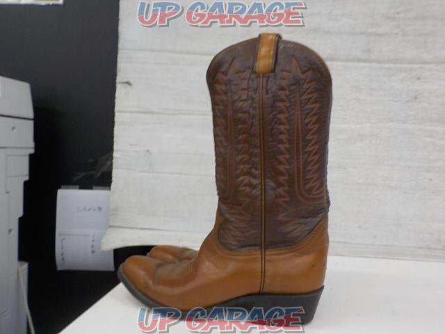 Tony
Lama
Western boots
Size: 9
D-02