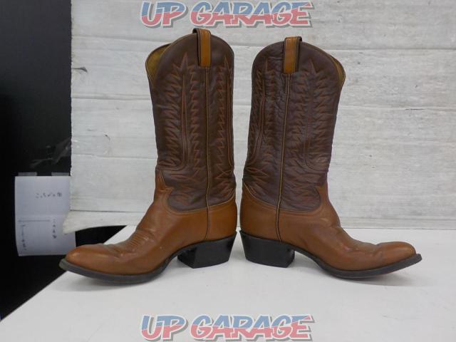 Tony
Lama
Western boots
Size: 9
D-05