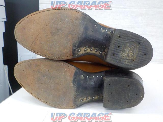Tony
Lama
Western boots
Size: 9
D-06