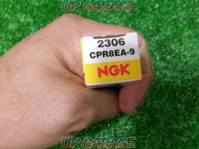 【NGK】2306 CPR8EA-9 標準プラグ 未使用品-02