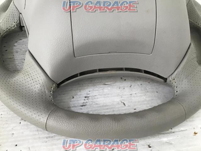  The price cut has closed !! 
[Elgrand / E51]
Nissan
Genuine leather steering wheel-09