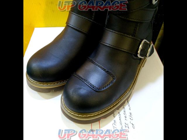 J-AMBLE
Waterproof riding boots
Part number: ROB-201-03
