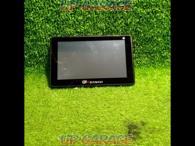 En Place
DAINAVI
DT-Y52
5-inch monitor
Portable Memory Navi with One Seg-04