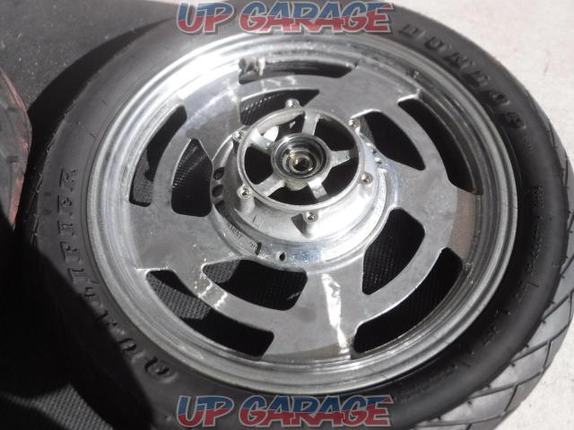 YAMAHA
V-MAX1200 genuine wheels
Set before and after
+
DUNLOP
QUACIFIER
K525-02