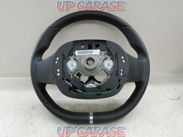  The price cut has closed !!
First come, first served !!
Nissan
FE0
Aria genuine leather steering wheel-07