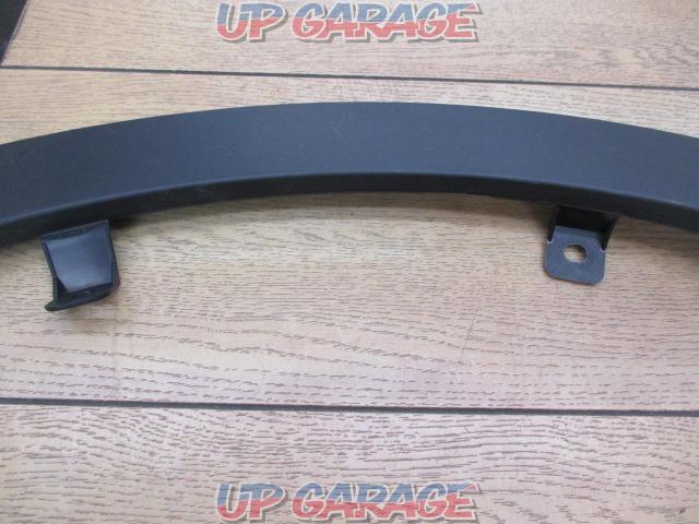  The price cut has closed !! 
TOYOTA
Crown Crossover/AZSH35
Genuine fender arch molding-05
