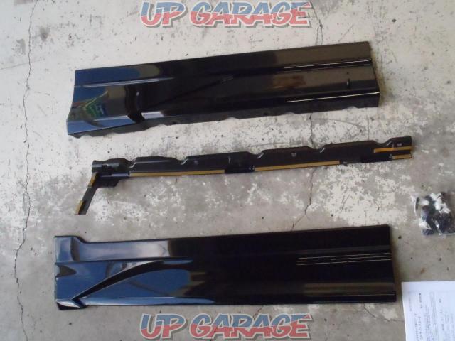 TOYOTA
90 series Voxy GR
Genuine side skirts
※ right side only
Product number: MS344-28011-03