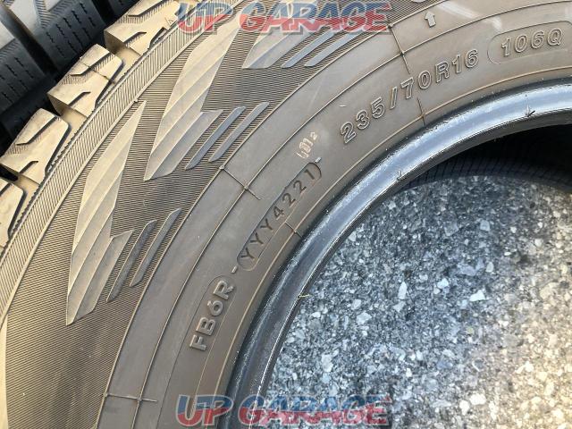 Tires only YOKOHAMAiceGUARD
G075
235 / 70R16
4 pieces set-04