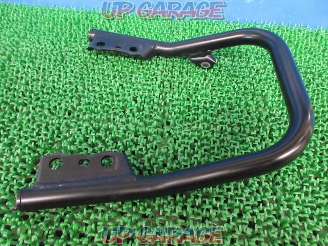 Unknown Manufacturer
Grab bar
Removed from Tricker '18 (DG32J)-03