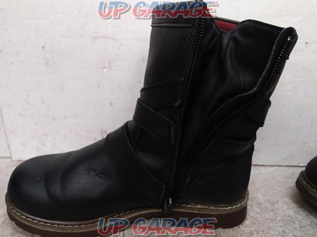 Size: 23.5cm
ROSSO
Boots-06