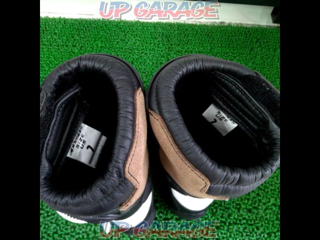 Size:US1
Alpinestars (Alpinestars)
Leather boots price reduced-06