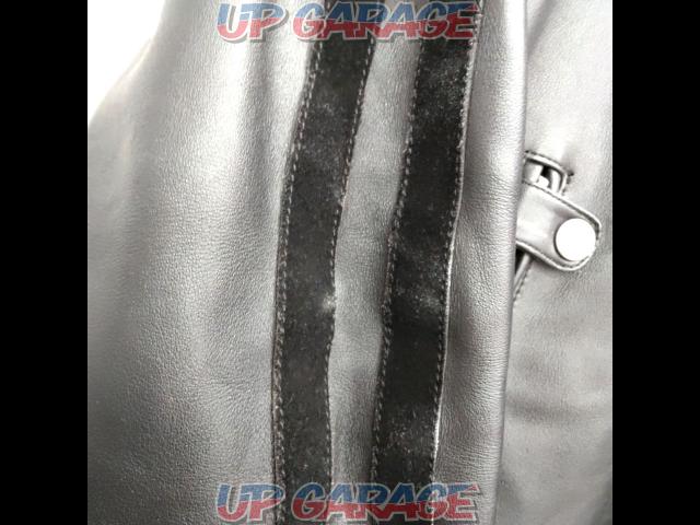 indian
Motorcycle (Indian)
Leather jacket
M size
black-05