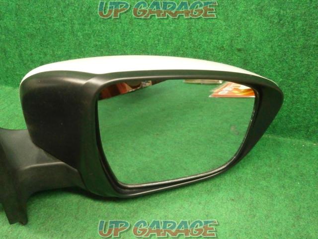 Right side NISSAN
X-Trail: T32
Late version
Genuine
Door mirror
Camera
Intelligent
With BSI (rear side collision prevention system)-03