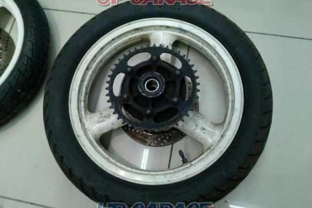 KAWASAKI (Kawasaki genuine)
The front and rear tire wheel set
GPZ250R-02