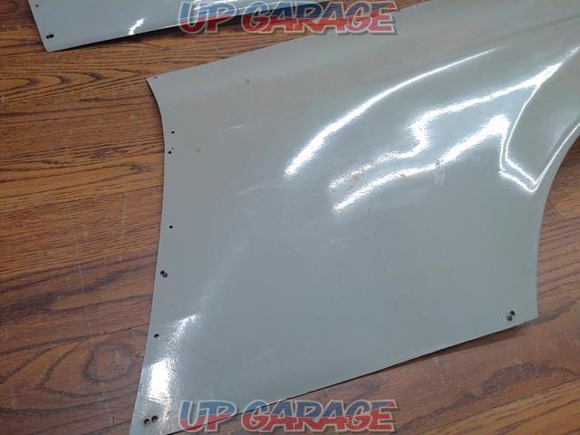 [Sylvia
S15 parts land
FRP rear side fender is in poor condition...-02