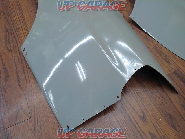 [Sylvia
S15 parts land
FRP rear side fender is in poor condition...-03
