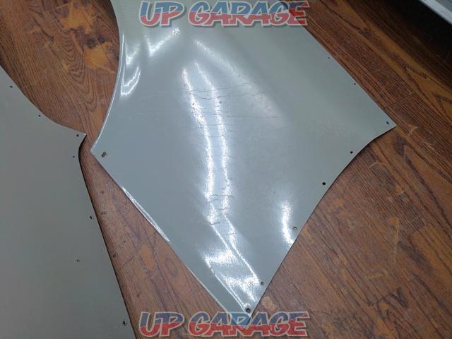 [Sylvia
S15 parts land
FRP rear side fender is in poor condition...-04