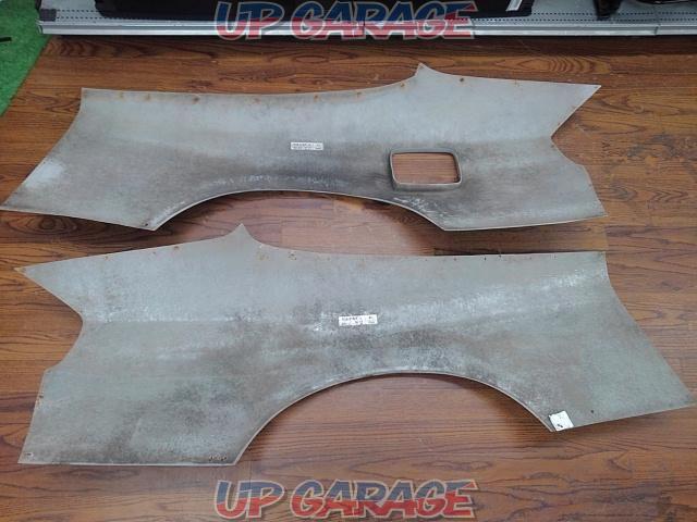 [Sylvia
S15 parts land
FRP rear side fender is in poor condition...-07