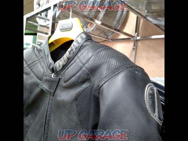 ※We lowered the price※
Size:52DAINESE×DUCATI
Leather racing suit-06