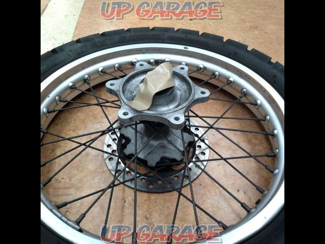 Honda genuine
Tires and wheels
Front and rear set XR250R
/MD30
1998 model-05