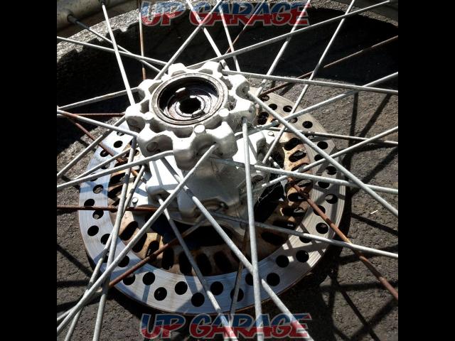 HONDAXLR250R genuine front wheel
hub silver-05