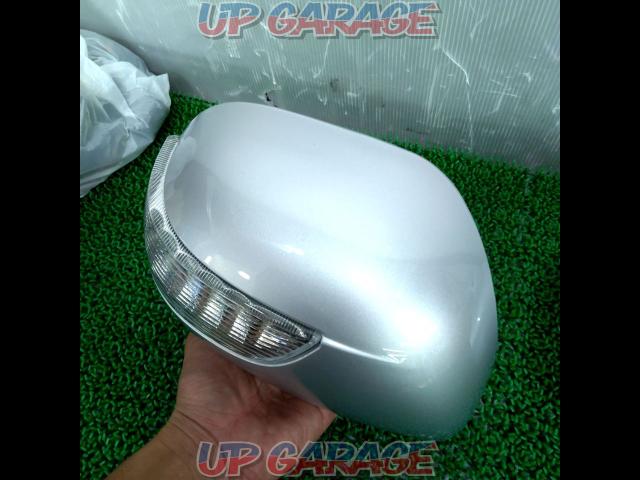  Price cut  Nissan (NISSAN)
Livina
Genuine door mirror cover
With turn signal lens-06