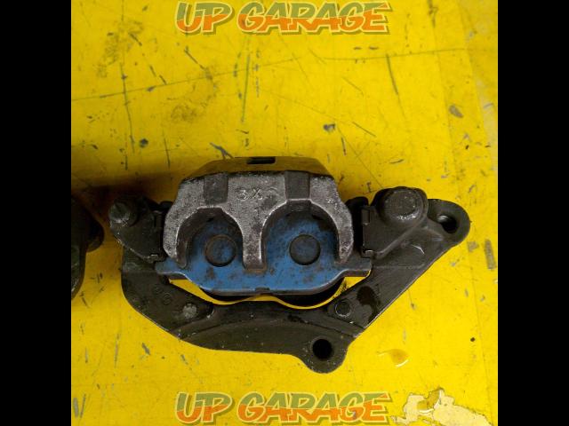  has been price cut 
Unknown Manufacturer
Brake caliper left right set
XJR400-03