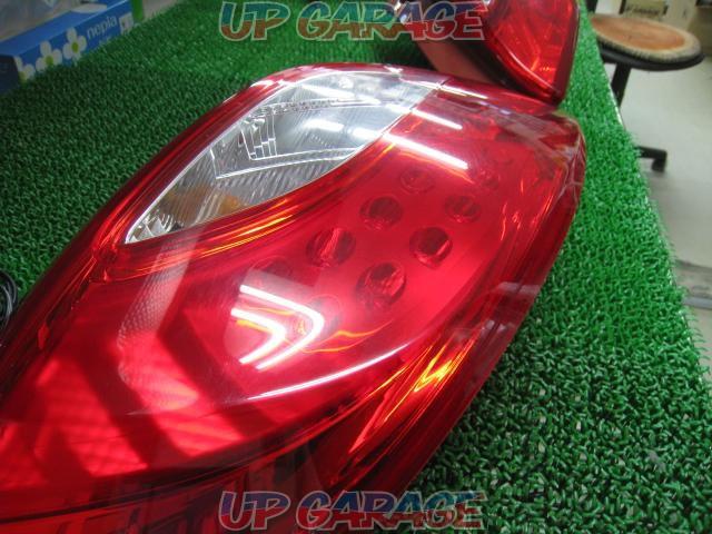 Price cut  Mazda
Demio genuine tail lens
DE type Demio!-02