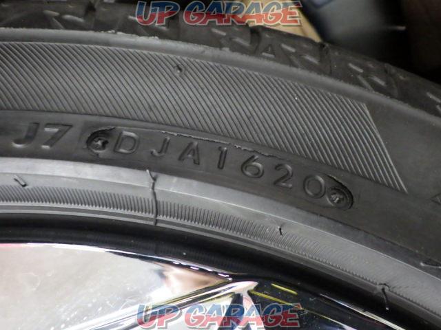 TOYOTA
Series 220
Crown RS Limited
Original wheel + BRIDGESTONE
REGNO
GR001
225 / 45R18
91W-05