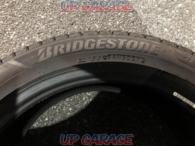 [Tire only] BRIDGESTONE
VRX3
235 / 45R18
4 pieces set-09