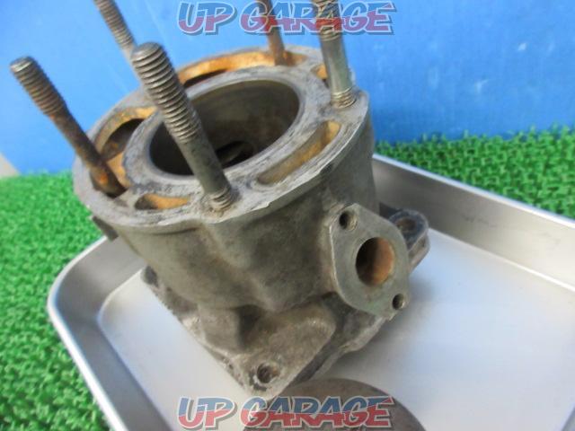 YAMAHA (Yamaha)
Genuine cylinder and piston
front bank right side
Remove RZV500R-04