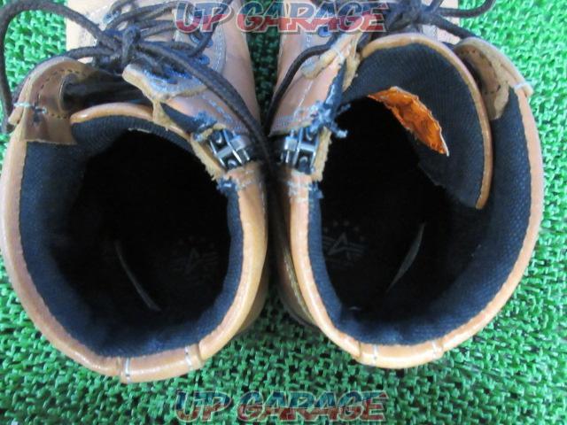 ALPHA leather shoes
Size
JP25 cm
US7
EU40-09