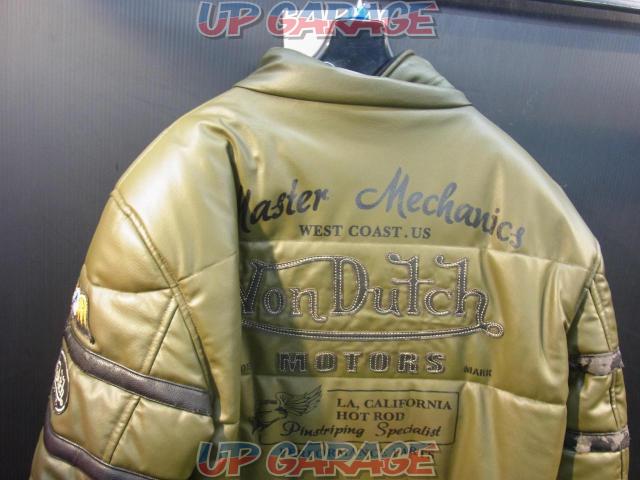 Wakeari
XL size
VonDutch
MOTORS
Winter jacket (synthetic leather part included)
*For autumn/winter-07
