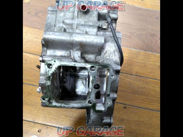 Wakeari
HONDA
CBR150R
cab type
engine case-05