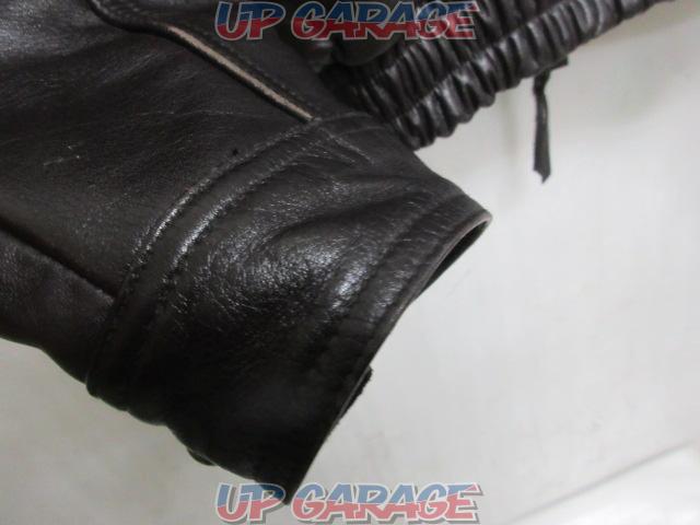 YeLLOW
CORN
Leather jacket
(X01090)-06