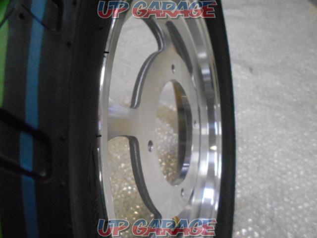 Unknown Manufacturer
front tire wheel-07