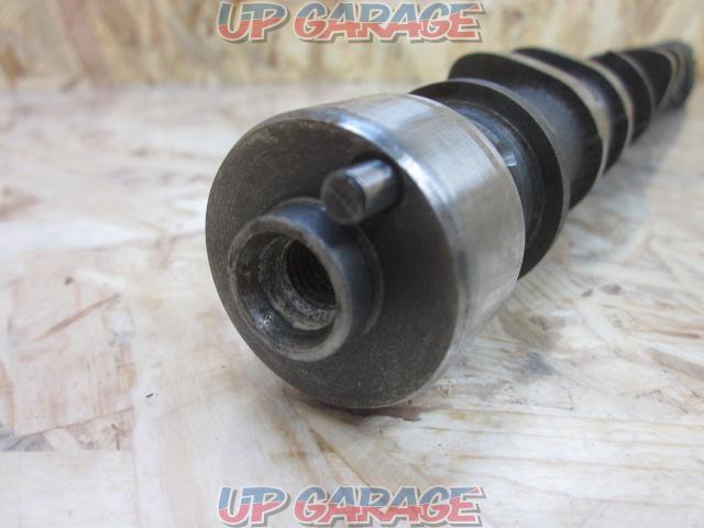 Toyota
AE111
Genuine exhaust camshaft
Only one-02