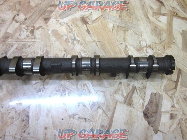 Toyota
AE111
Genuine exhaust camshaft
Only one-05